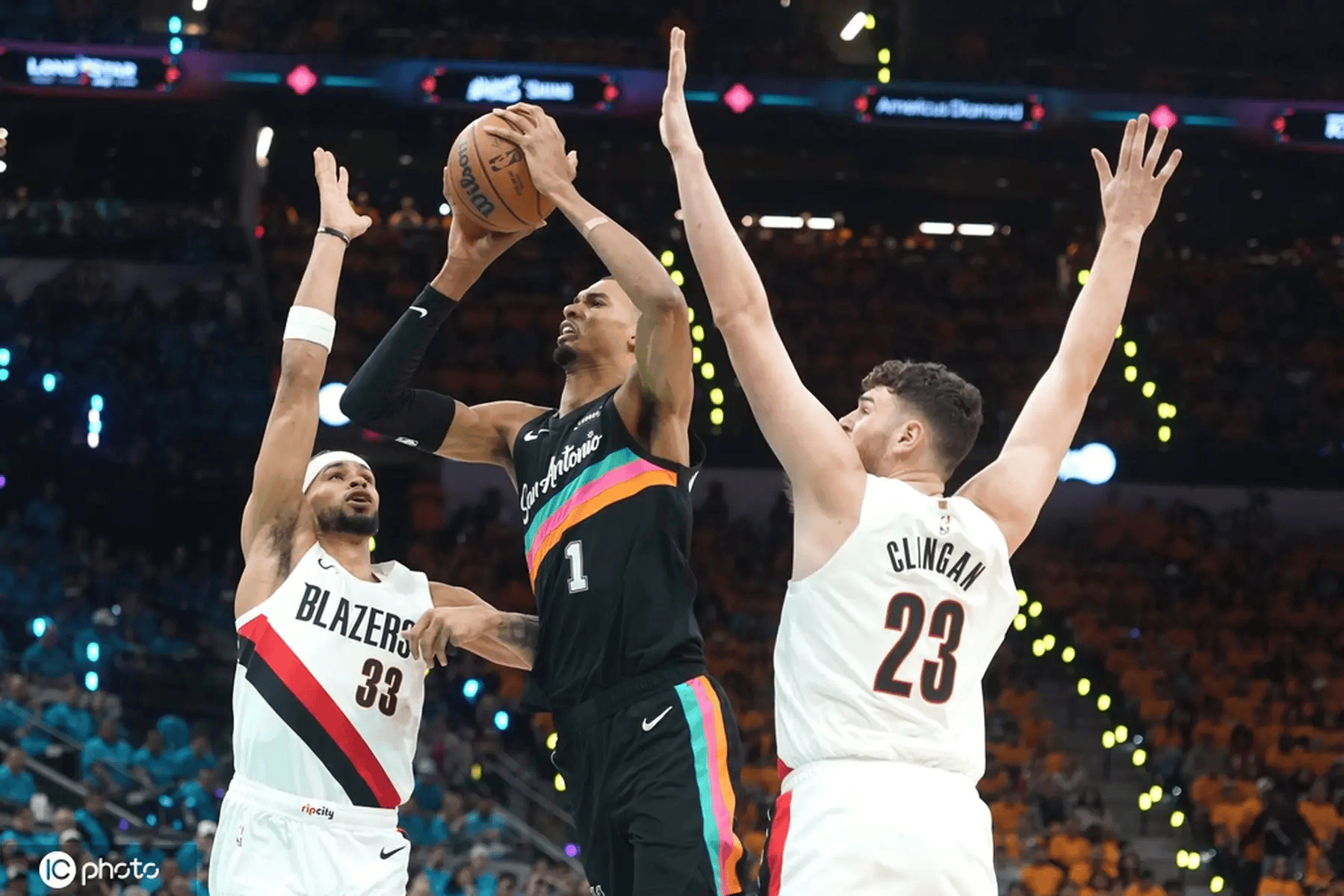 称号:文亚玛荣获年度最佳防守球员 全票当选+史上最年轻DPOY